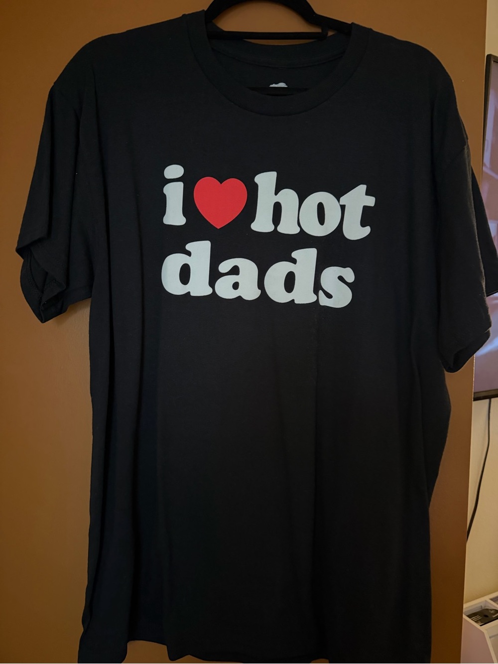 Danny Duncan Tee - ‘I ❤️ Hot Dads’